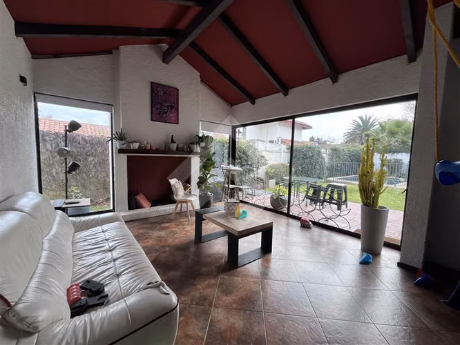 Casa en venta de 4 dorm. en La Reina