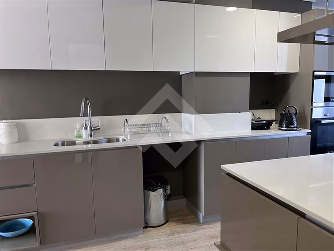 Dpto triplex en venta de 3 dorm.mas servicios en La Dehesa