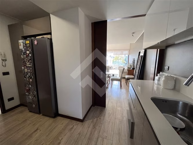 Dpto triplex en venta de 3 dorm.mas servicios en La Dehesa