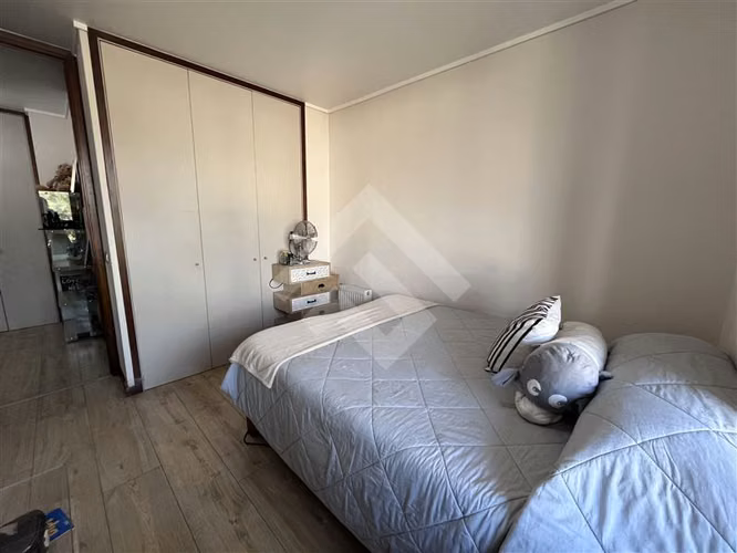 Dpto triplex en venta de 3 dorm.mas servicios en La Dehesa