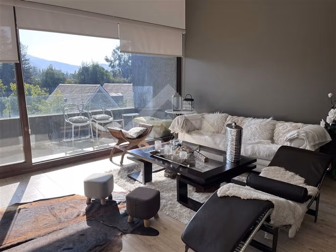Dpto triplex en venta de 3 dorm.mas servicios en La Dehesa