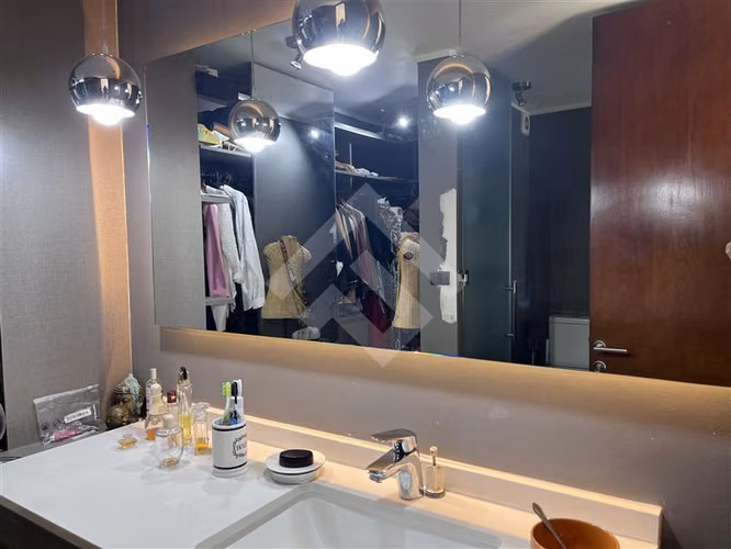 Dpto triplex en venta de 3 dorm.mas servicios en La Dehesa