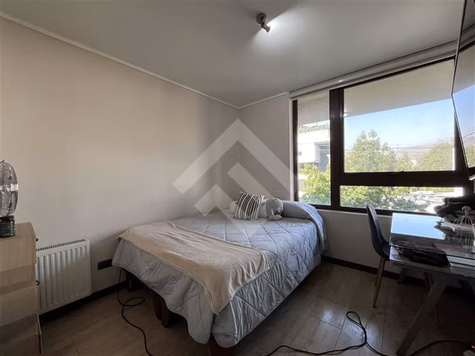 Dpto triplex en venta de 3 dorm.mas servicios en La Dehesa