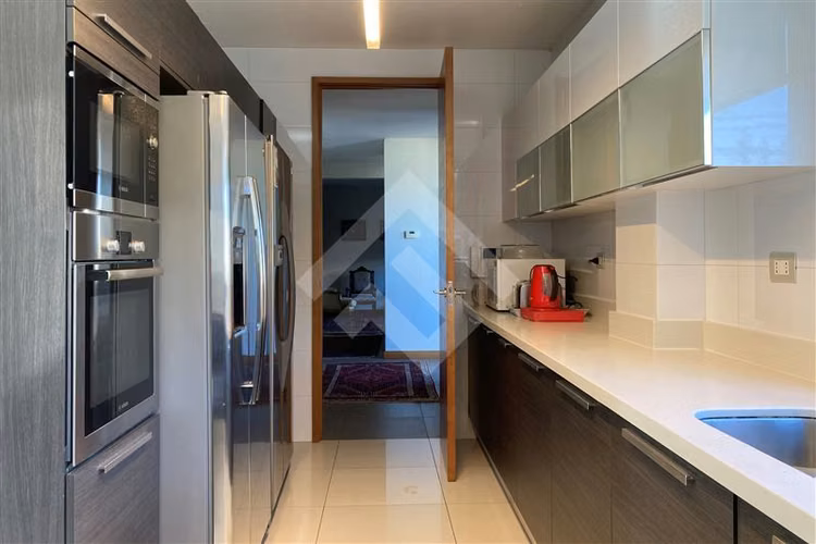 Casa en Venta 3D, 5B, 2 Salitas y 5 Estac. Lo Barnechea