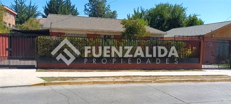 Casa en Venta de 4 dorm.3 Baños, en La Florida