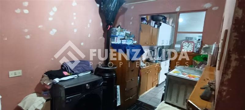 Casa en Venta de 3 Dorm. 1 Baño, en La Florida