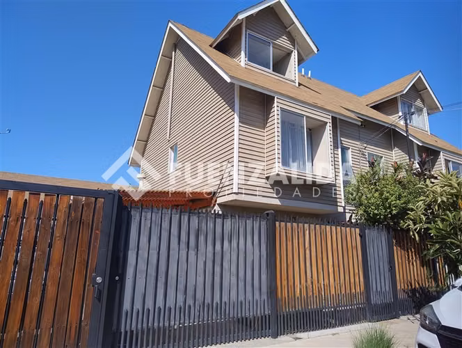 Casa en venta de 4 dorm. en Puente Alto