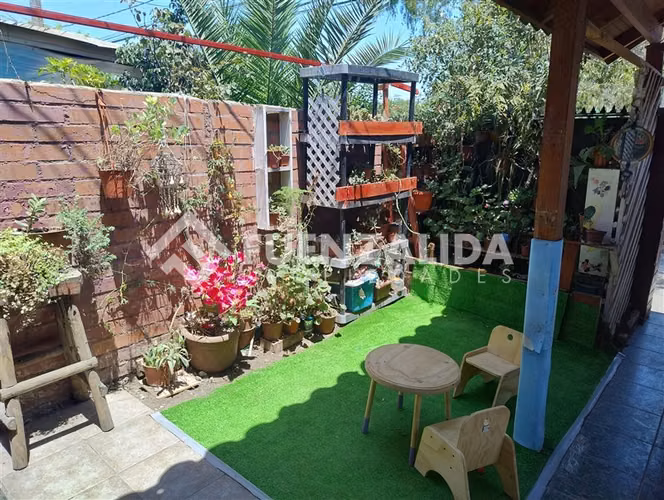 Casa en venta de 3 dorm. en La Florida