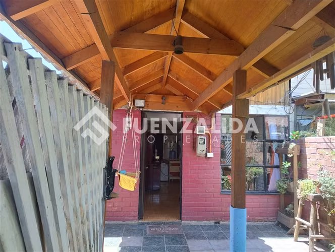 Casa en venta de 3 dorm. en La Florida