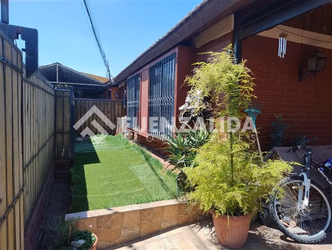 Casa en venta de 3 dorm. en La Florida