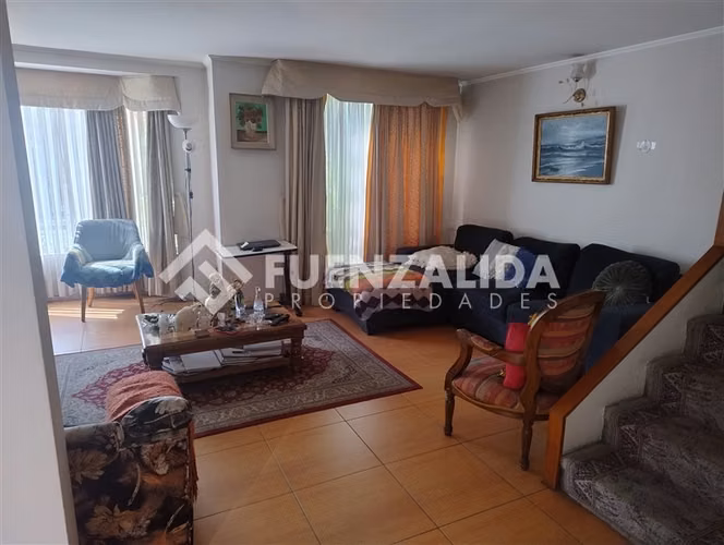 Casa en venta de 4 dorm. en La Florida