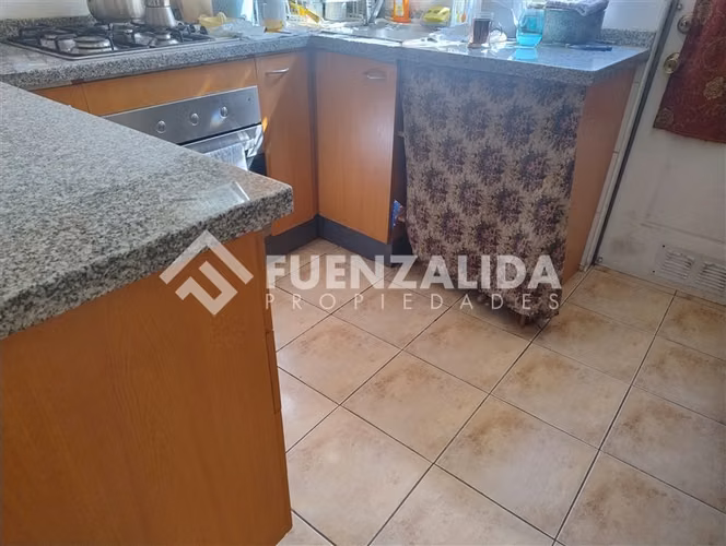 Casa en venta de 4 dorm. en La Florida