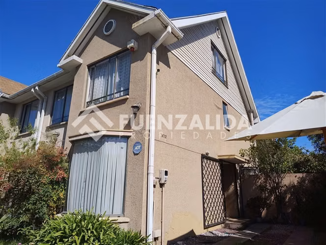 Casa en venta de 4 dorm. en La Florida