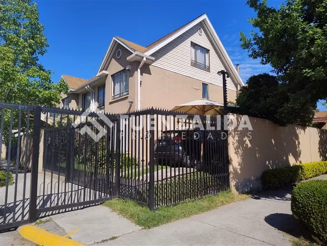 Casa en venta de 4 dorm. en La Florida