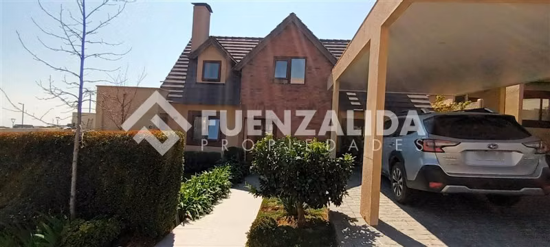 Casa en Venta de 4 Dorm. 3 Baños, en La Florida