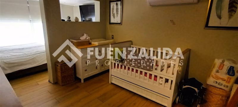 Casa en Venta de 4 Dorm. 3 Baños, en La Florida