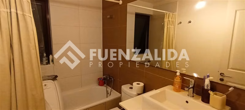 Casa en Venta de 4 Dorm. 3 Baños, en La Florida