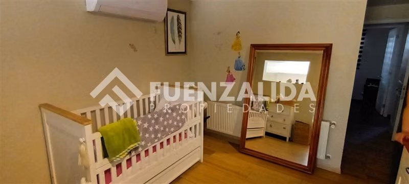 Casa en Venta de 4 Dorm. 3 Baños, en La Florida