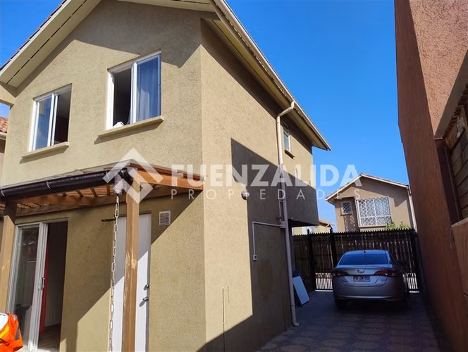 Casa en venta de 3 dorm. en San Bernardo