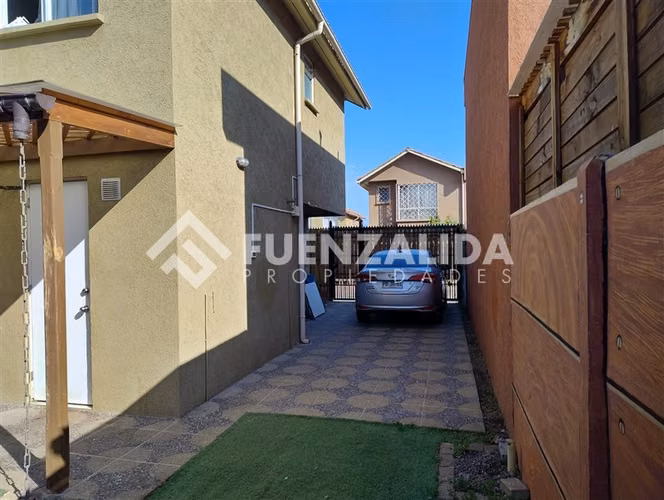 Casa en venta de 3 dorm. en San Bernardo