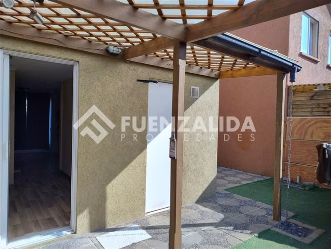 Casa en venta de 3 dorm. en San Bernardo