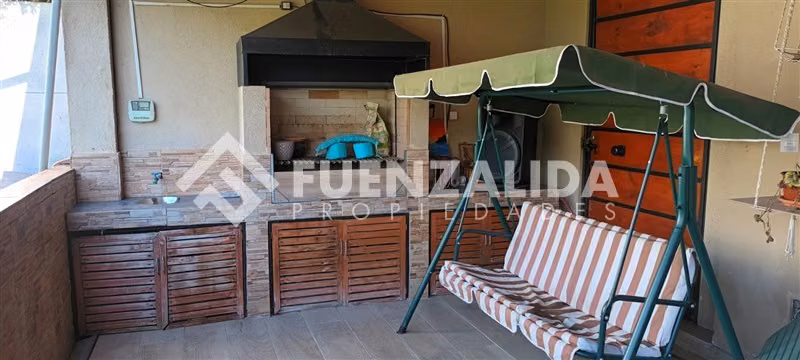 Casa en venta de 4 Dorm. 3 Baños, en La Florida