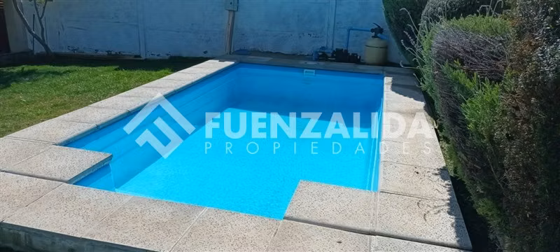 Casa en venta de 4 Dorm. 3 Baños, en La Florida