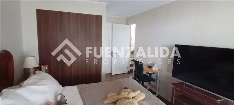 Casa en venta de 4 Dorm. 3 Baños, en La Florida