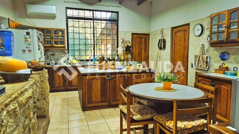 Casa en venta de 8 dorm. en Lampa