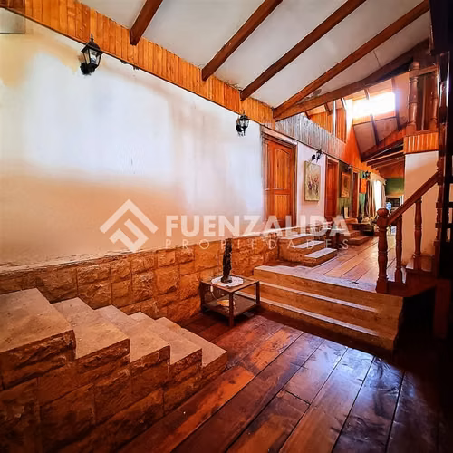 Casa en venta de 8 dorm. en Lampa