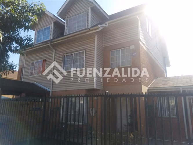 Casa en venta de 4 dorm. en Puente Alto