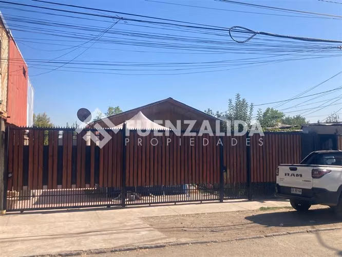 Casa en venta de 3 dorm. 1 baño, La Granja