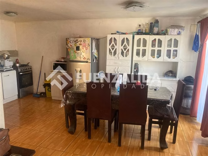 Casa en venta de 3 dorm. 1 baño, La Granja