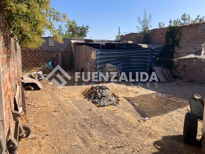 Casa en venta de 3 dorm. 1 baño, La Granja