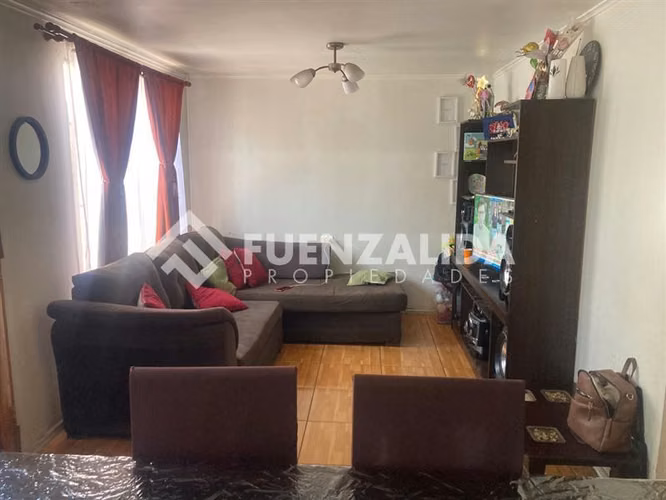 Casa en venta de 3 dorm. 1 baño, La Granja