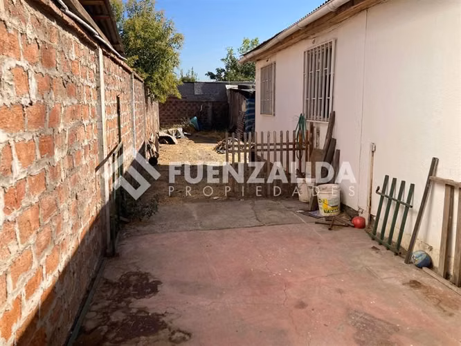 Casa en venta de 3 dorm. 1 baño, La Granja