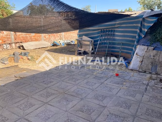 Casa en venta de 3 dorm. 1 baño, La Granja