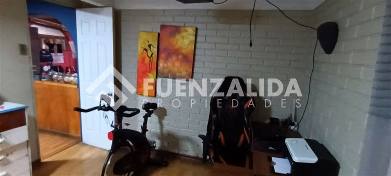 Casa en Venta de 3 Dorm. 2 Baños en La Florida