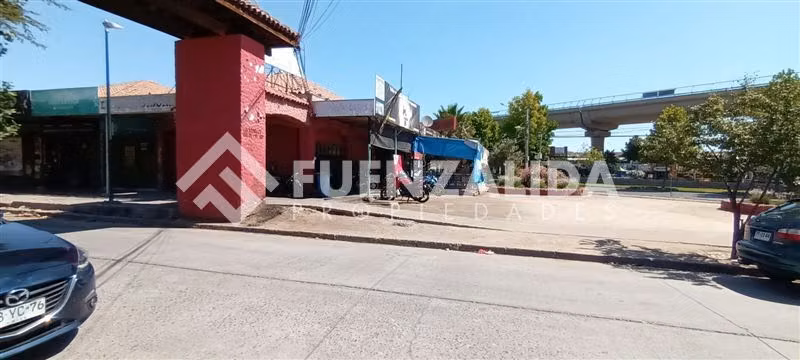 Casa en Venta de 3 Dorm. 2 Baños en La Florida