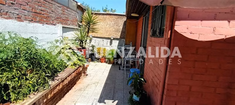 Casa en Venta de 3 Dorm. 2 Baños en La Florida