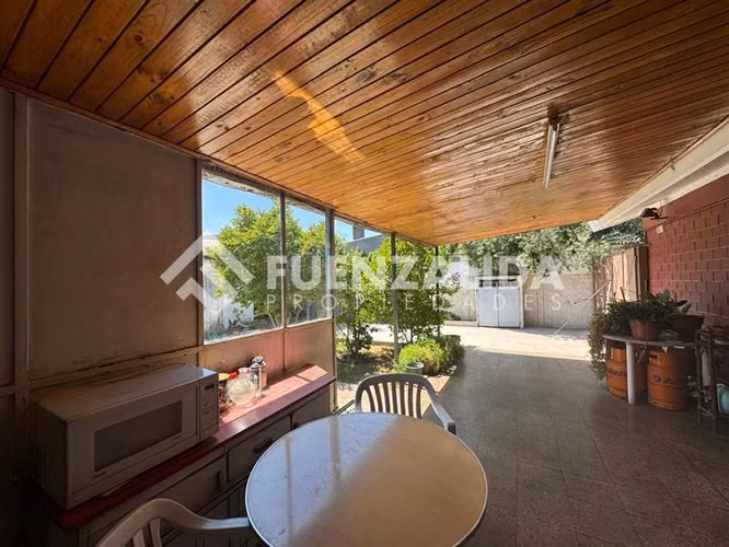 Casa en venta de 4 dorm. en San Joaquín