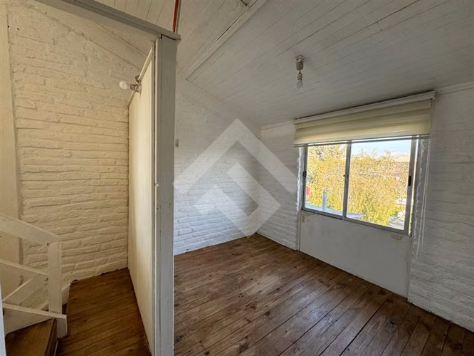 Casa en venta de 3 dorm. en La Florida