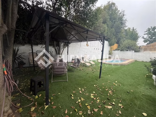 Casa en venta de 5 dorm. en La Florida