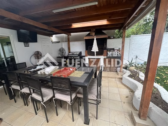 Casa en venta de 5 dorm. en La Florida