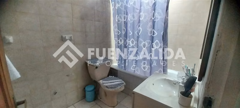 Casa en venta. La Reina de 3 dorm. 2 B. UF10.600.Remodelar