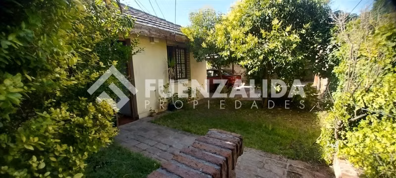Casa en venta. La Reina de 3 dorm. 2 B. UF10.600.Remodelar