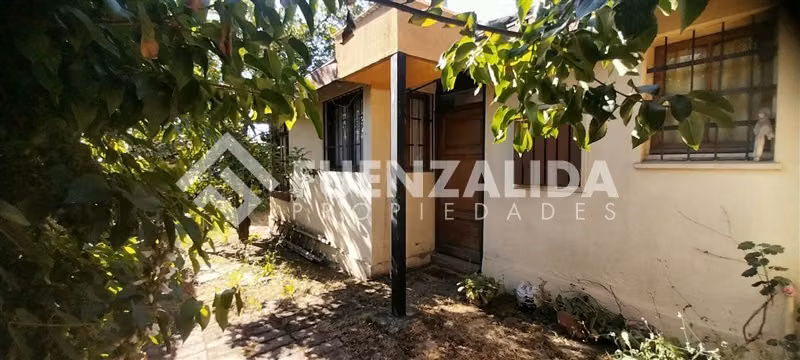 Casa en venta. La Reina de 3 dorm. 2 B. UF10.600.Remodelar