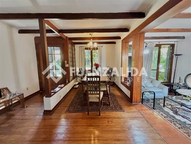 Casa en venta. La Reina de 3 dorm. 2 B. UF10.600.Remodelar