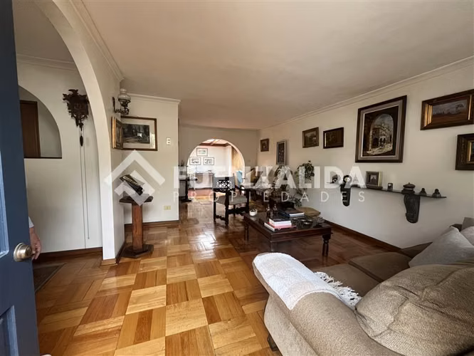 Casa en venta de 3 dorm. en Ñuñoa