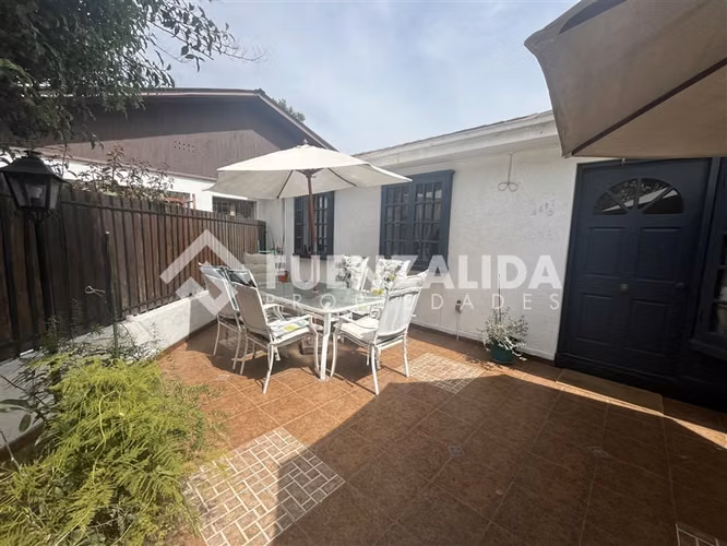 Casa en venta de 3 dorm. en Ñuñoa